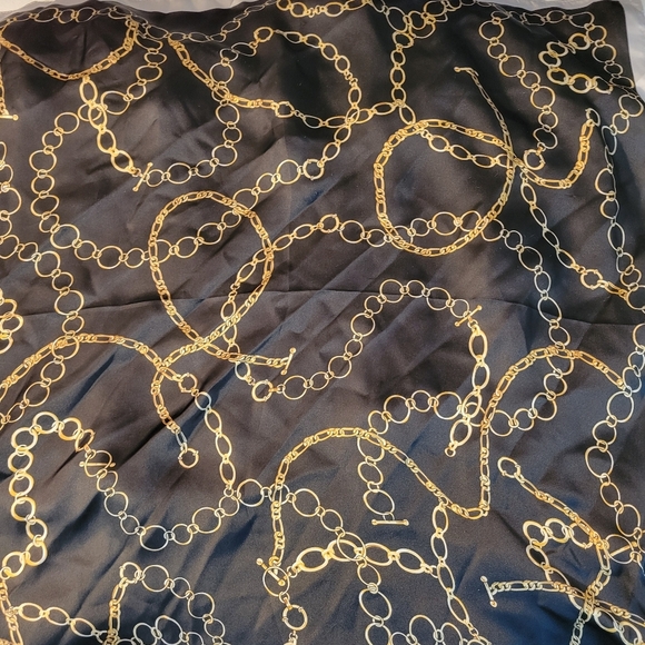 Black and Gold Chain Print Scarf 25x25 - Picture 1 of 5